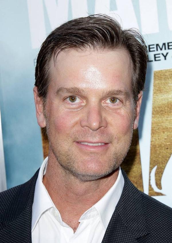 15. Peter Krause	(Nate Fisher)