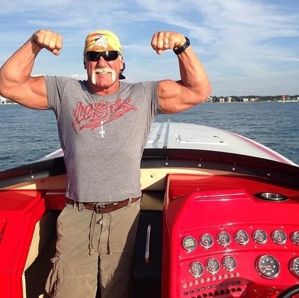 10. 2012 yılında, Hulk Hogan evli bir kadın olan Heather Clem ile cinsel bir ilişki yaşadı.
