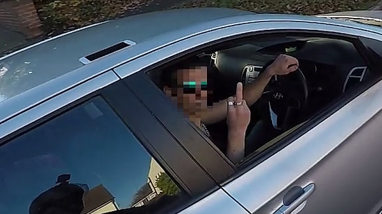 İyilik Yapmak İstediği Adamdan Hareket Yiyen Motosikletlinin Pişman Ettiren Hareketi