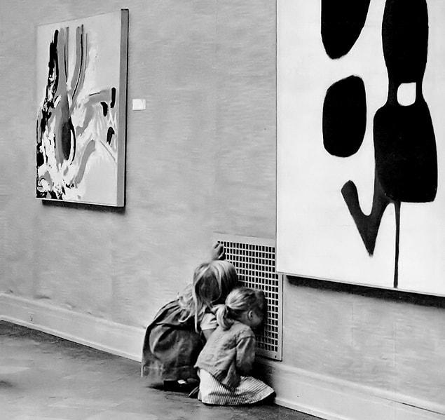 17. "Children not looking at modern art." San Francisco Museum of Art, 1963.