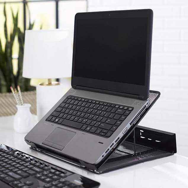 4. Neredeyse bütün laptoplar da olan ısınma problemini engellemek için soğutucu kullanın!