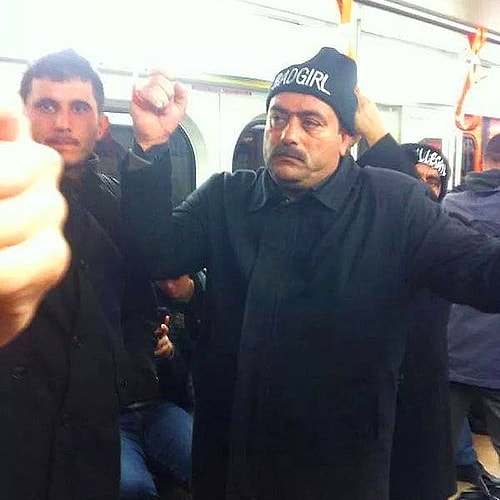 Her kışın (ve tabii ki her yazın) mutlaka resmi olmayan bir üniforması var.