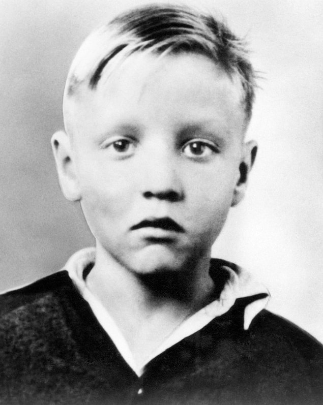 18. 5-year-old Elvis Presley, 1940.