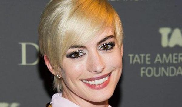 8. Anne Hathaway'in bir daha saçını sarıya boyatması oy birliği ile yasaklansın lütfen.