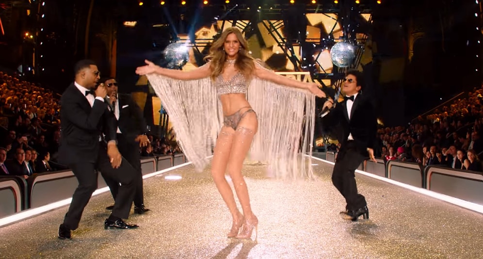Bruno Mars'dan Victoria’s Secret Defilesinde Muhteşem 24K Magic Performansı