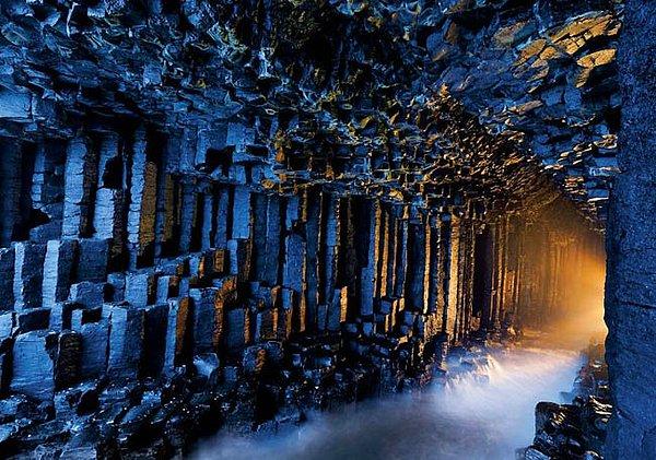 7. Fingals Mağarası, İskoçya