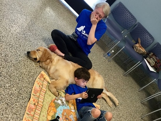 Otizmli Çocuğunun İlk Kez Bir Arkadaş Edinebildiğini Gören Annenin Göz Yaşartan Yazısı