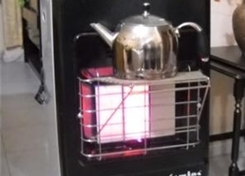 Her evin demirbaşı, emektarı bu süpürge ve katalitik soba...
