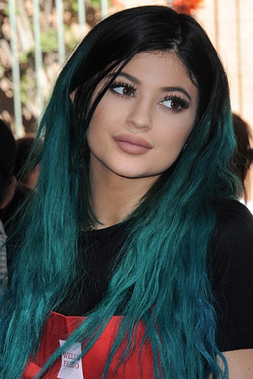 "Keeping Up With the Kardashians" şovu 2007 yılında ilk kez yayınlandığında Kylie Jenner henüz 10 yaşındaydı. Yalnızca Amerika'nın değil dünya basınının gözü önünde büyüdü desek yeridir.