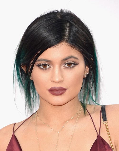 Kendisini Sürekli Yeni Modeliyle Takas Eden Kylie Jenner’ın Evrim Tadındaki Değişimi!