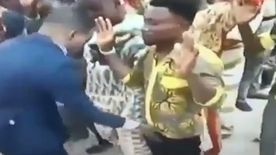 Dokunarak Penis Büyüttüğünü İddia Eden Ganalı Rahip