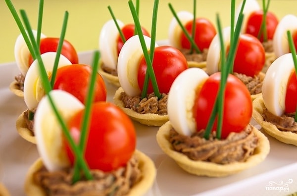 2. Тарталетки с печеночным паштетом