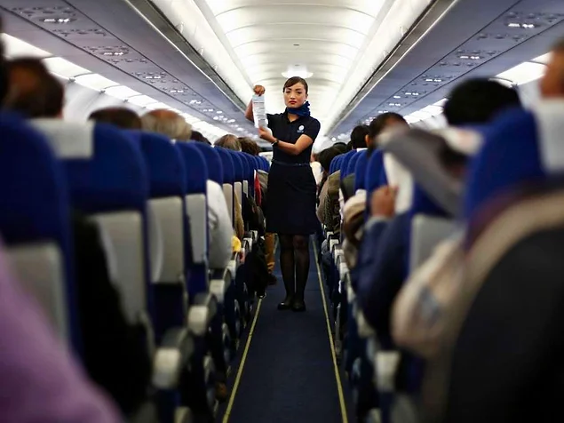 Uçuş güvenliği +3/-8 kuralını takip eder yani kalkarken ve inerken yolcular dikkatli olmalıdırlar.