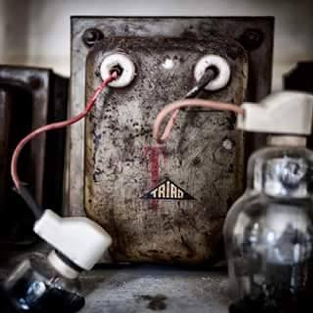 23. "Which cable am I supposed to cut now?"