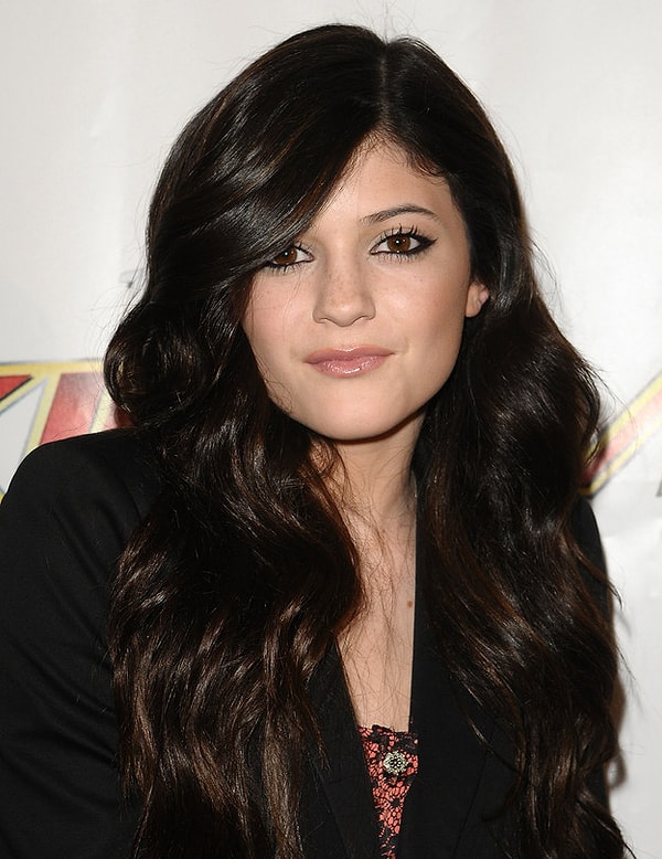 Как видите, с волосами девушке все-таки удалось совладать! 👍