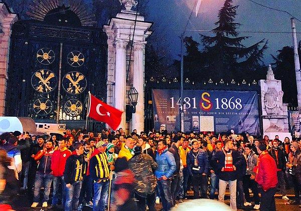 Fenerbahçeli, Beşiktaşlı, Galatasaraylı, Bursasporlu... Renklerin bugün için bir önemi yoktu.
