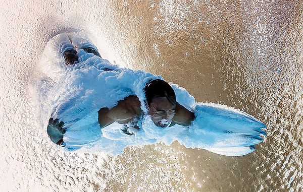 7. Британский спортсмен Томас Дейли входит в воду с вышки высотой в 10 метров. Олимпиада, Рио-де-Жанейро. 20 августа