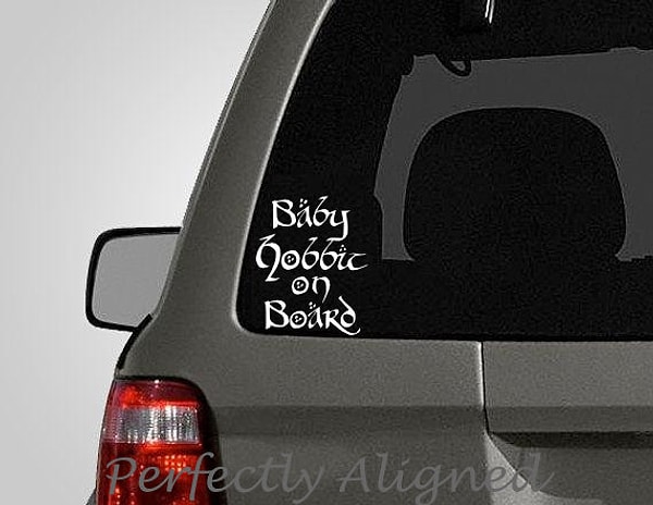 3. Наклейка на машину "Малыш-хоббит на борту"