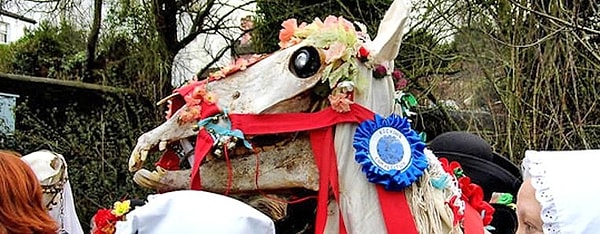 7. Старинный обряд Серая лошадь в Уэльсе