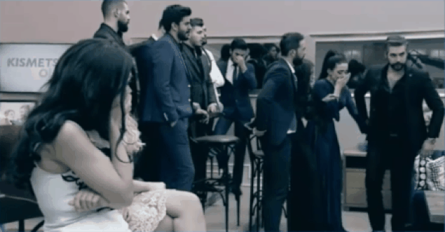 Kısmetse Olurda Yine Ortalık Karıştı Aşkı için Evi Terk Eden Yarışmacı Krize Neden Oldu Kısmetse Olurda Yine Ortalık Karıştı Aşkı için Evi Terk Eden Yarışmacı Krize Neden Oldu