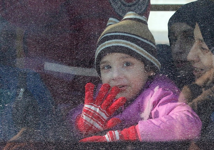 Halep'teki Tahliyelerden Objektiflere Yansıyan 28 Çarpıcı Fotoğraf