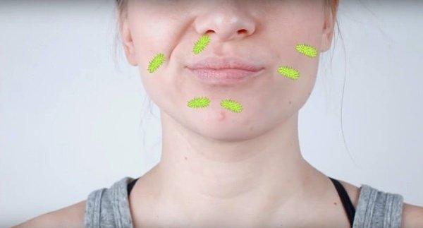 Duş almadığınızda ise bu bakteriler ağzınıza, burnunuza, gözünüze gidiş yolunu bir şekilde bulabilirler ve hasta olabilirsiniz.