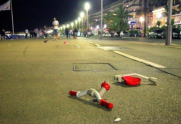37. Fransa'nın Nice şehrindeki Bastille Günü kutlamalarında kalabalığın içine hızla dalan bir tır onlarca kişinin ölümüne sebep oldu.