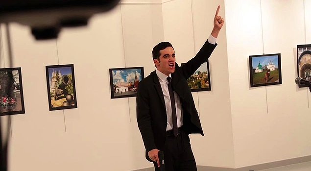 RUSYA BÜYÜKELÇİSİNE HAİN SALDIRI!