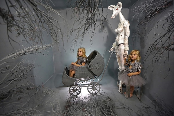 6. "Каждое фото - это символ историй, которыми со мной поделились мои близкие."