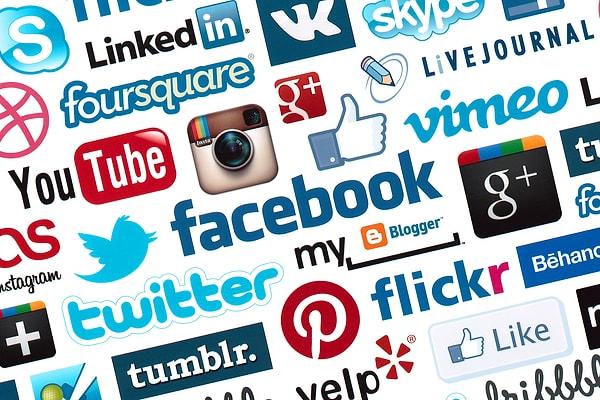 3. Markaların, şirketlerin tüm iletişimlerini sosyal medyada sürdürmesine alıştık. Artık pek çok şirketin normal bir internet sitesi bile yok.