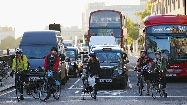 26. Londra gibi hava kirliliğinin üst dizeyde olduğu kentlerde bisiklet kullanmanın hava kirliliğinin sağlığa olumsuz etkilerini azalttığı kanıtlandı.