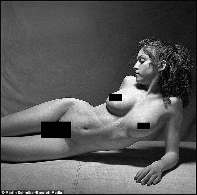 Fotoğraflar 2015'te Playboy'un Mayıs sayısında yer aldı ve ardından "Madonna: Nudes II" adlı kitap için bir araya getirildi.