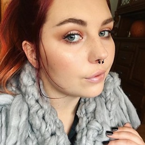 Son yılların modası olan bu septum piercing ile başlayalım.