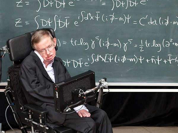 6. Хокинг проиграл пари на тему черных дыр