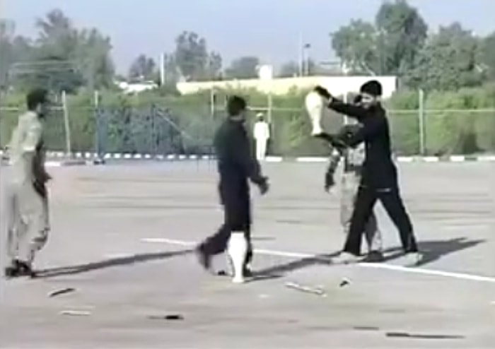 İran Özel Kuvvetlerinin Vazo ile Sınavı