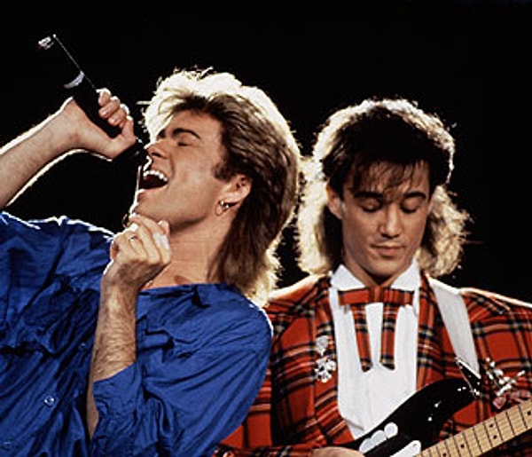 3. В 1981 году Джордж со своим школьным другом Эндрю Риджли создал группу The Executives. Но прославились ребята только тогда, когда переименовали себя в Wham!