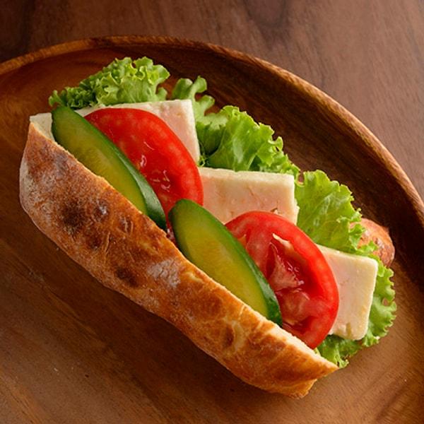 6. Soğuk sandviç de doyurucu bir seçenek