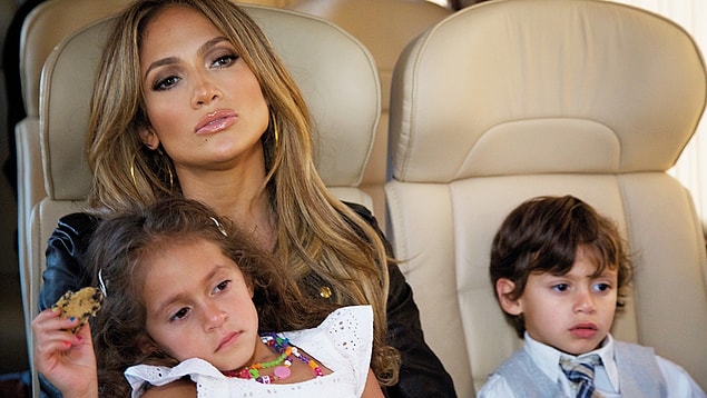 Açıkçası biz bu habere çok sevindik; zira kan kusup kızılcık şerbeti içtim diyen gururlu Jennifer Lopez'in aşk hayatında pek de mutlu olmadığını biliyorduk.
