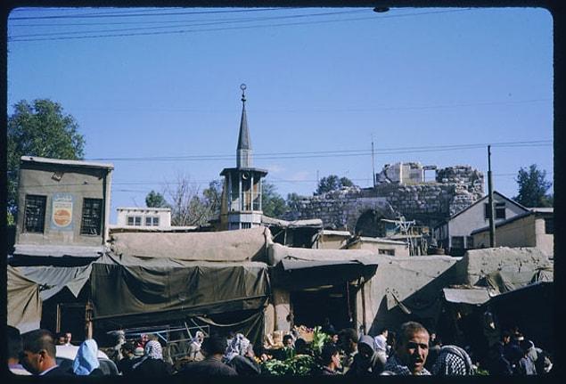 Photos of downtown Damascus captured by Cushman and reproduced with the permission of Indiana University Archives tell us how the life was in 1965, the year that Bashar al-Assad was born.