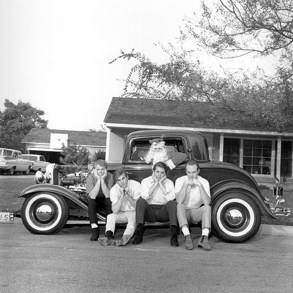20. The Beach Boys üyeleri yeni yıl heyecanını Kaliforniya'da yaşarken, 1963.