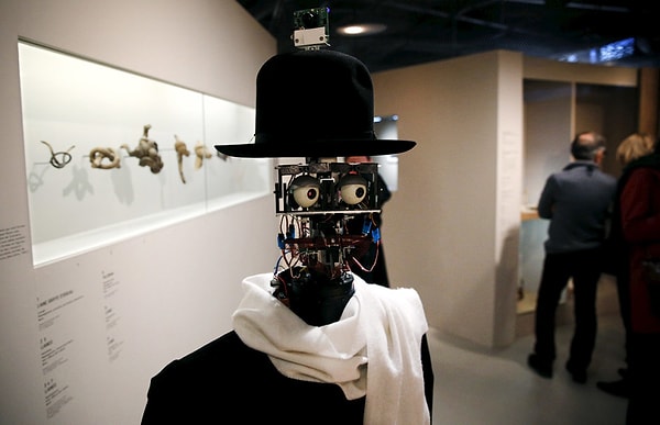 18. Робот-критик