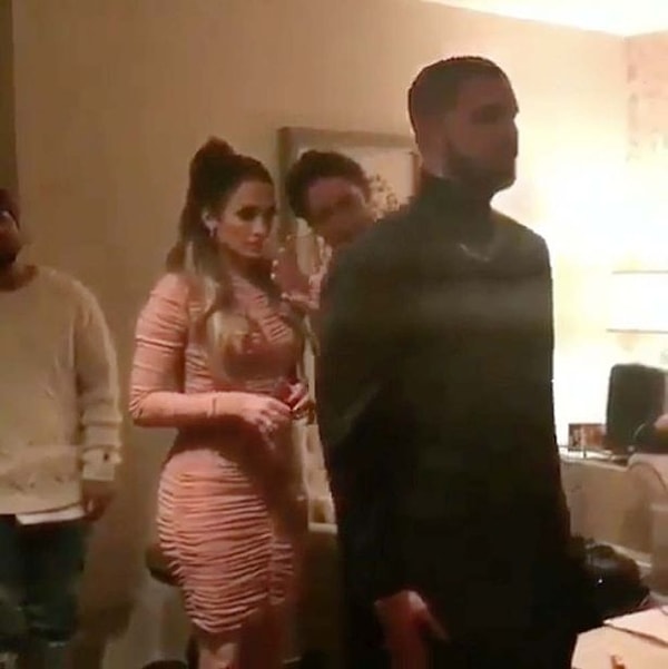 13. Ну и молодые решили, что скрывать им больше нечего и даже отпраздновали Рождество вместе