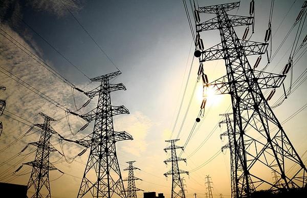 Bakanlık yeni açıklama yaparak kesintilerinin sebebinin "yeterli elektrik olmadığı" iddiasını yalanladı