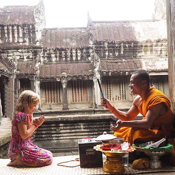 4. "Моя подруга умерла от рака. Она была самая замечательная, великолепная женщина, и у нее было двое детей", - сказала Эви