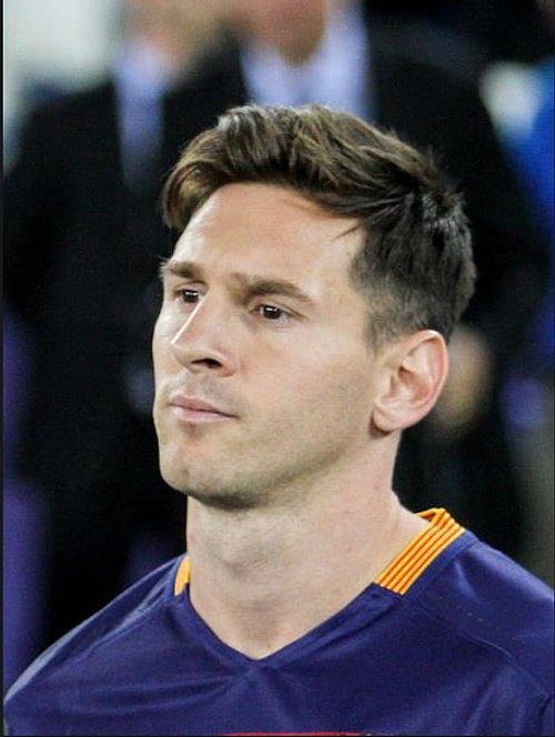 La Liga ekiplerinden FC Barcelona'da forma giyen Lionel Messi, Arda Turan ve ünlü Rus tenisçi Maria Sharapova dünyaya geldi.