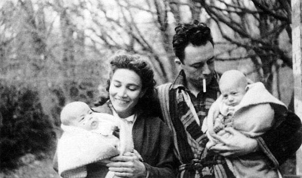 11. Camus ilk kez 1934 yılında 21 yaşındayken evlendi. Karısı varlıklı bir göz doktorunun kızıydı. Aynı zamanda bir morfin bağımlısıydı.