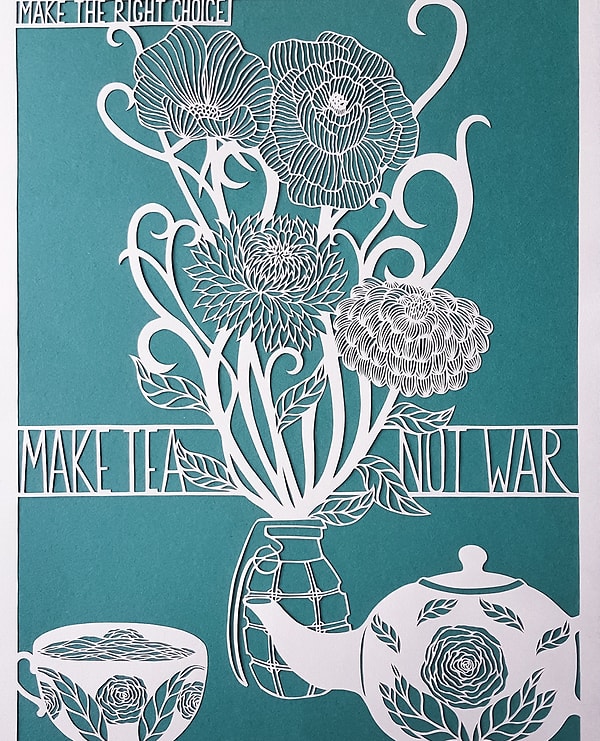 Размеры работ также впечатляют. К примеру, это произведение под названием "Make tea, dont war" выполнено на листе 30х40.