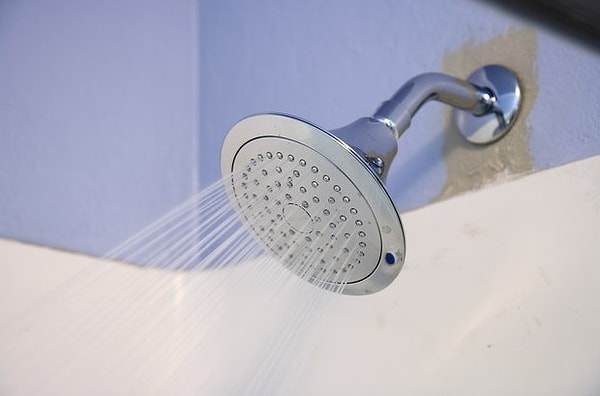 24. И последнее: душ, который никак нельзя регулировать!