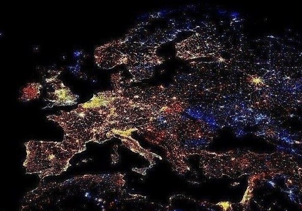 20. Европа из космоса в новогоднюю ночь.