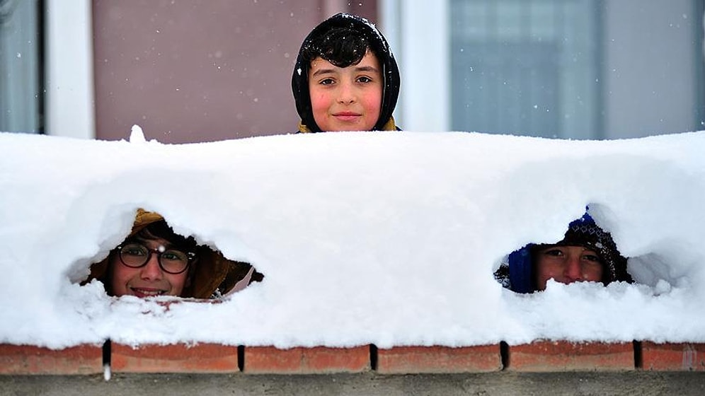 İstanbul Valisi Öğrencilere Beklediği Müjdeyi Verdi: Pazartesi Okullar Tatil!